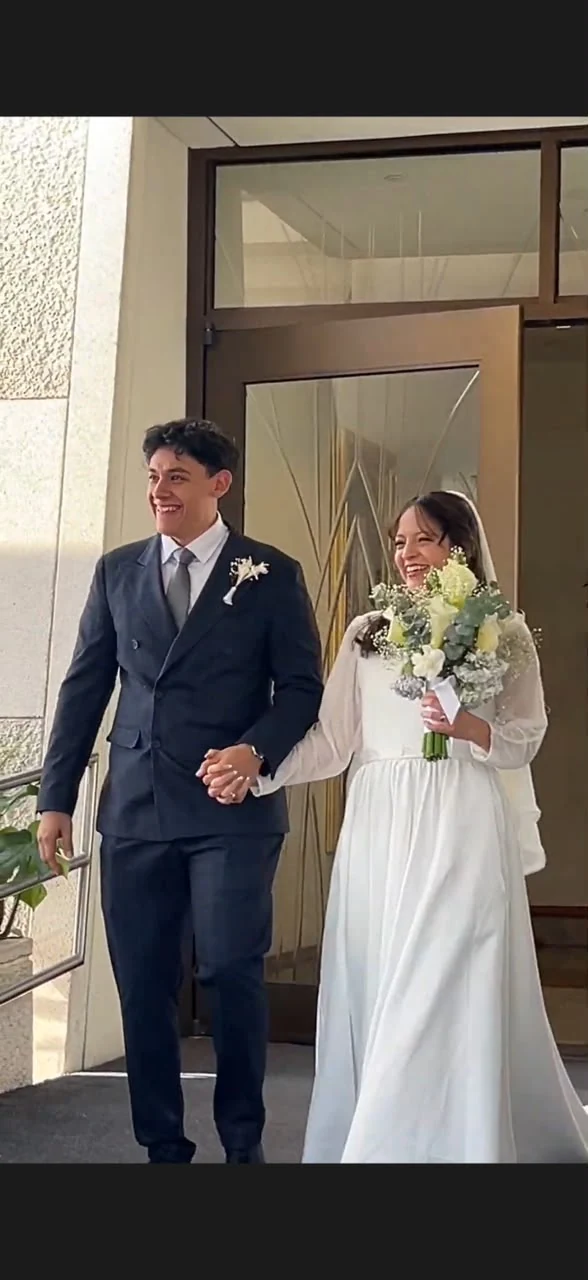 Iván y Viña salen juntos después de su ceremonia