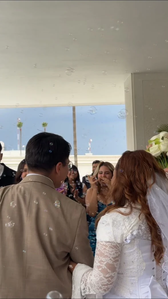 Jared y Tammy reciben las felicitaciones de sus seres queridos